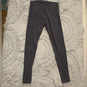 Victoria’s Secret gray cotton legging size Small.